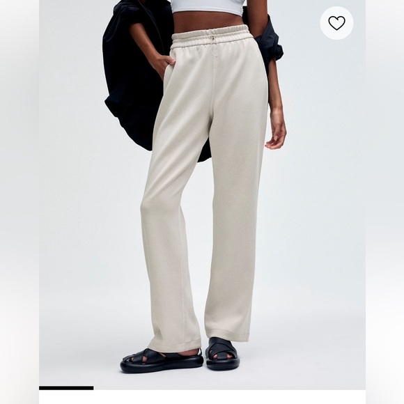 Nwot LULULEMON Softstreme High-Rise Pant Regular - Picture 4 of 8